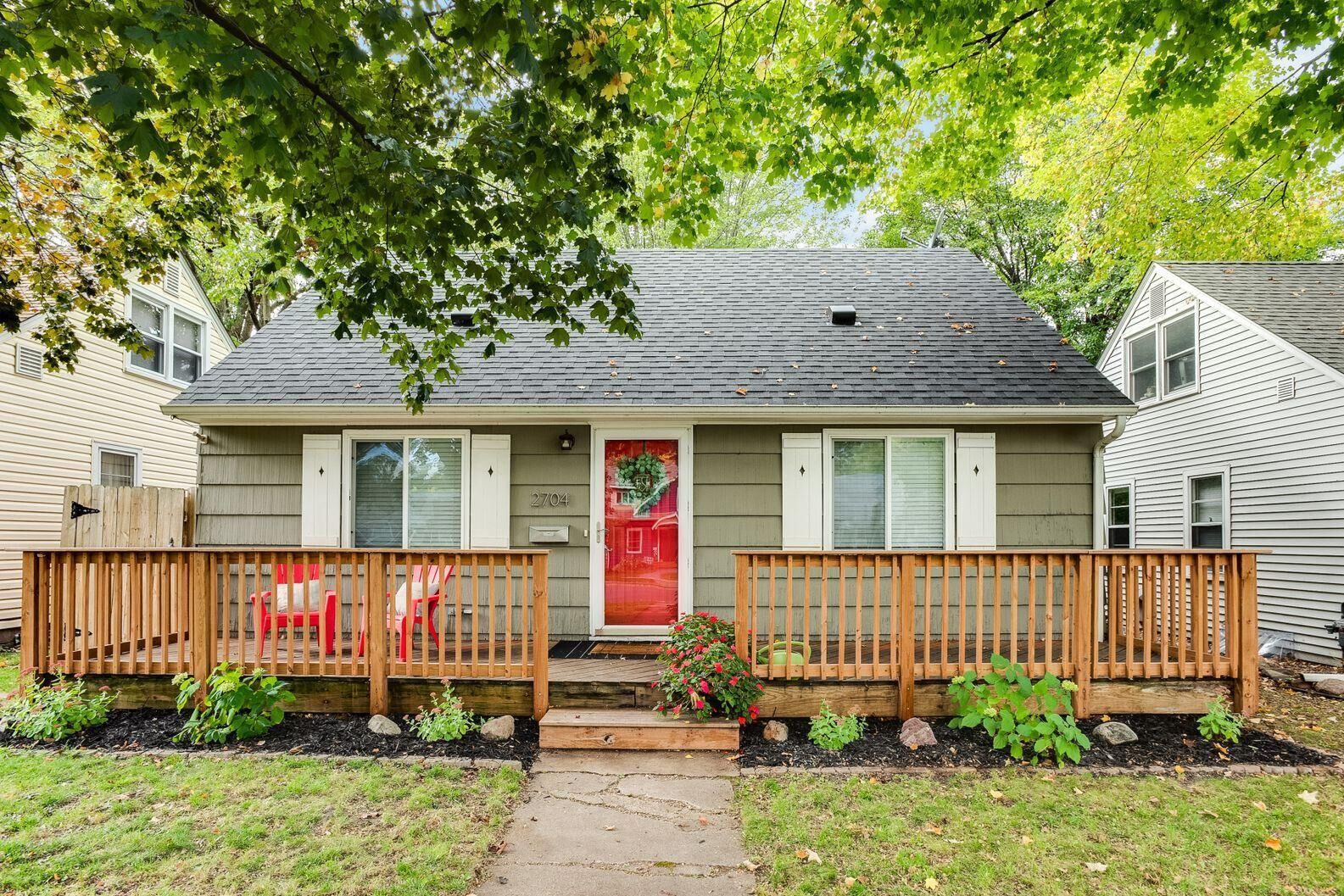 Property Photo:  2704 Dakota Avenue S  MN 55416 