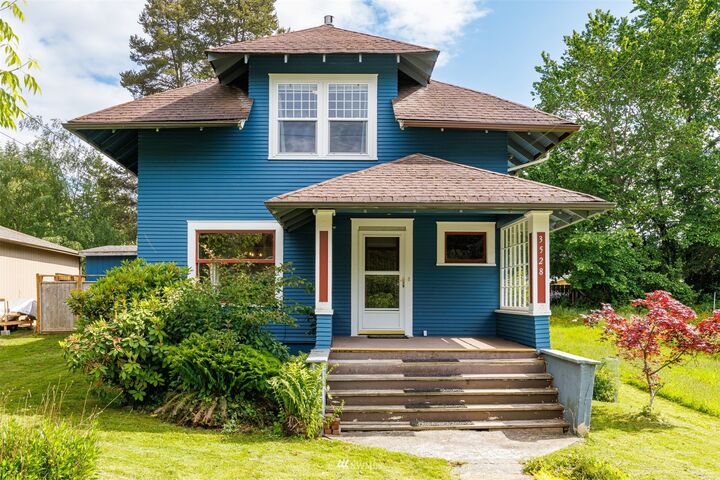 Property Photo: 3528 Lakeway Drive WA 98229