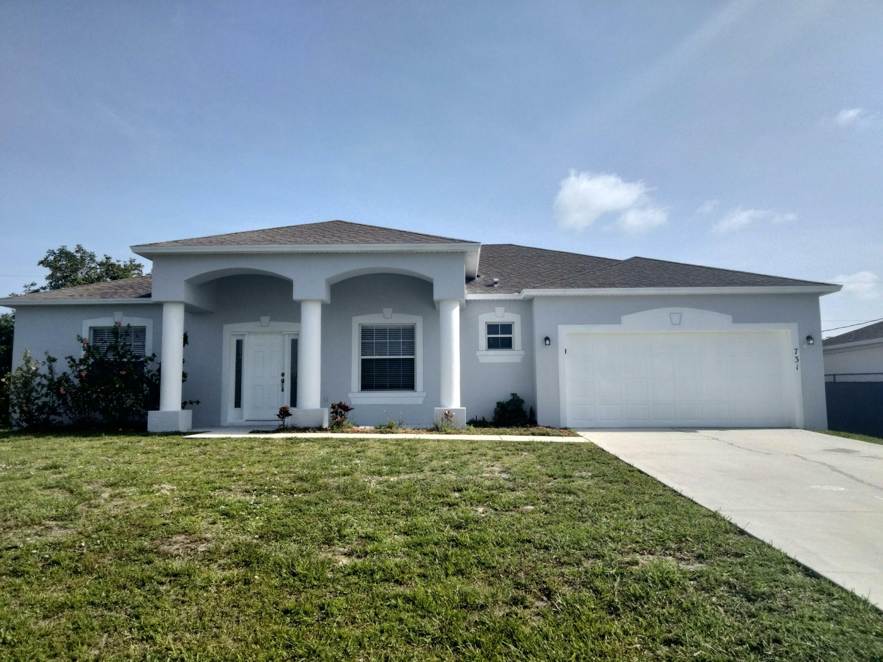 Property Photo:  731 NW Treemont Avenue  FL 34983 