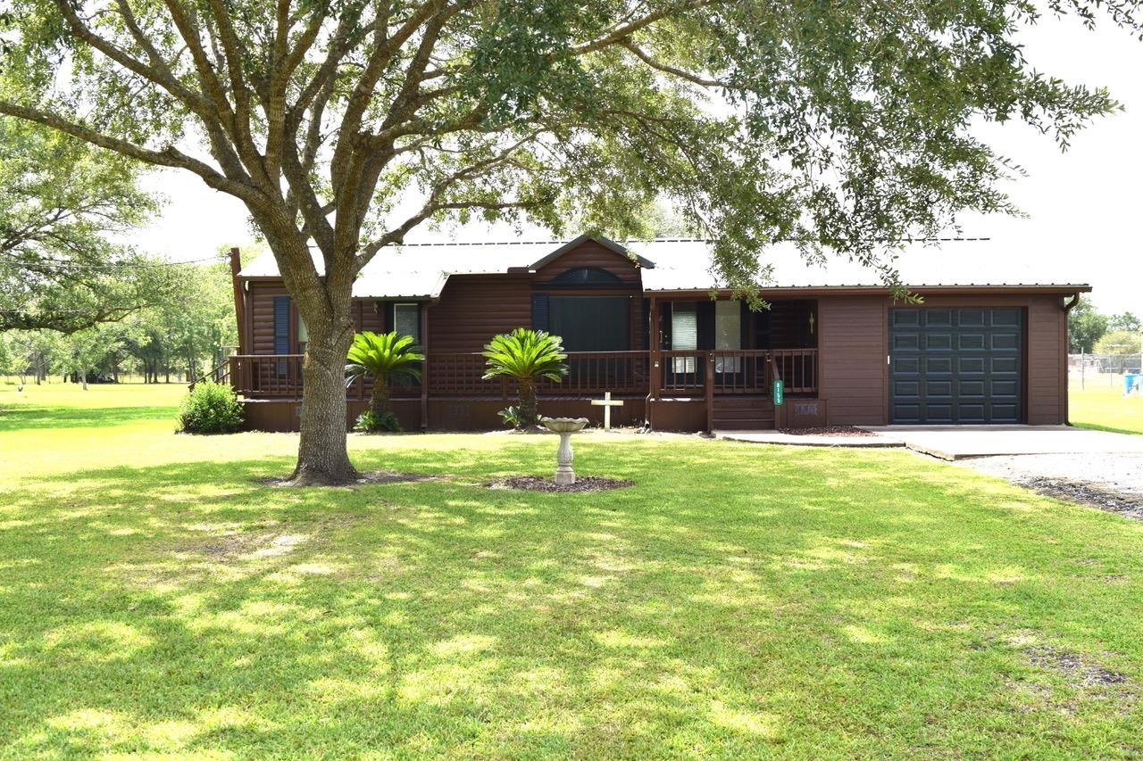 Property Photo:  8155 Fairway Dr  TX 77705 