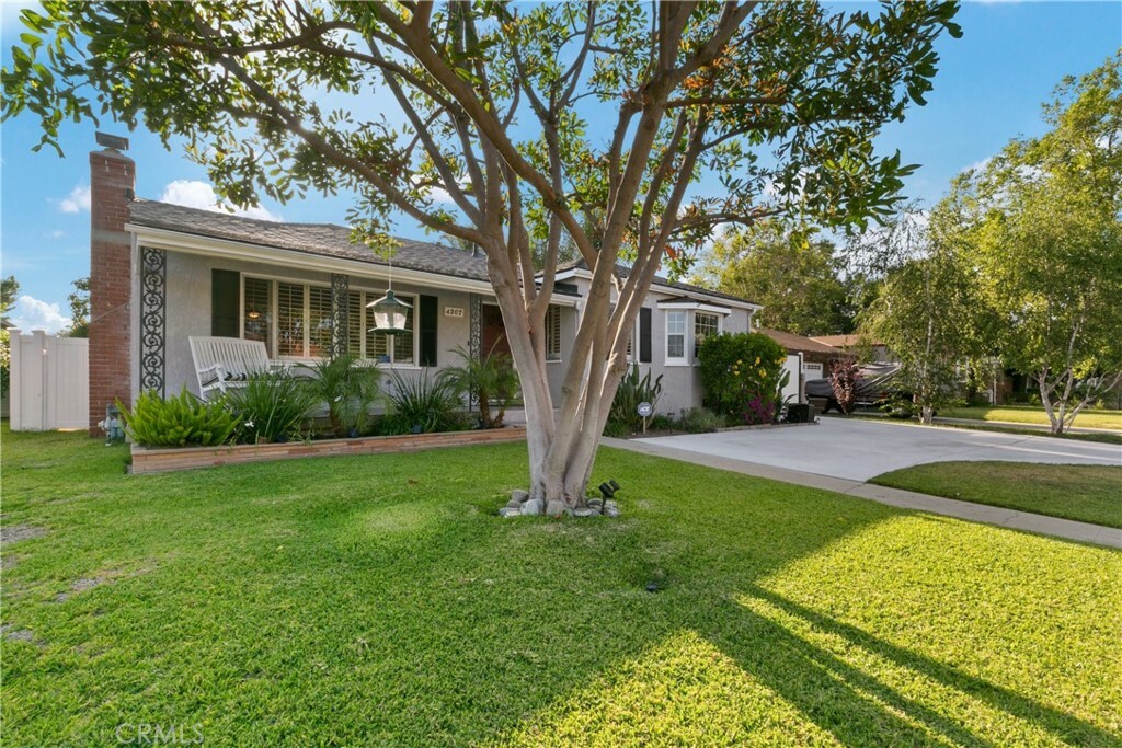 Property Photo:  4207 Charlemagne Avenue  CA 90808 