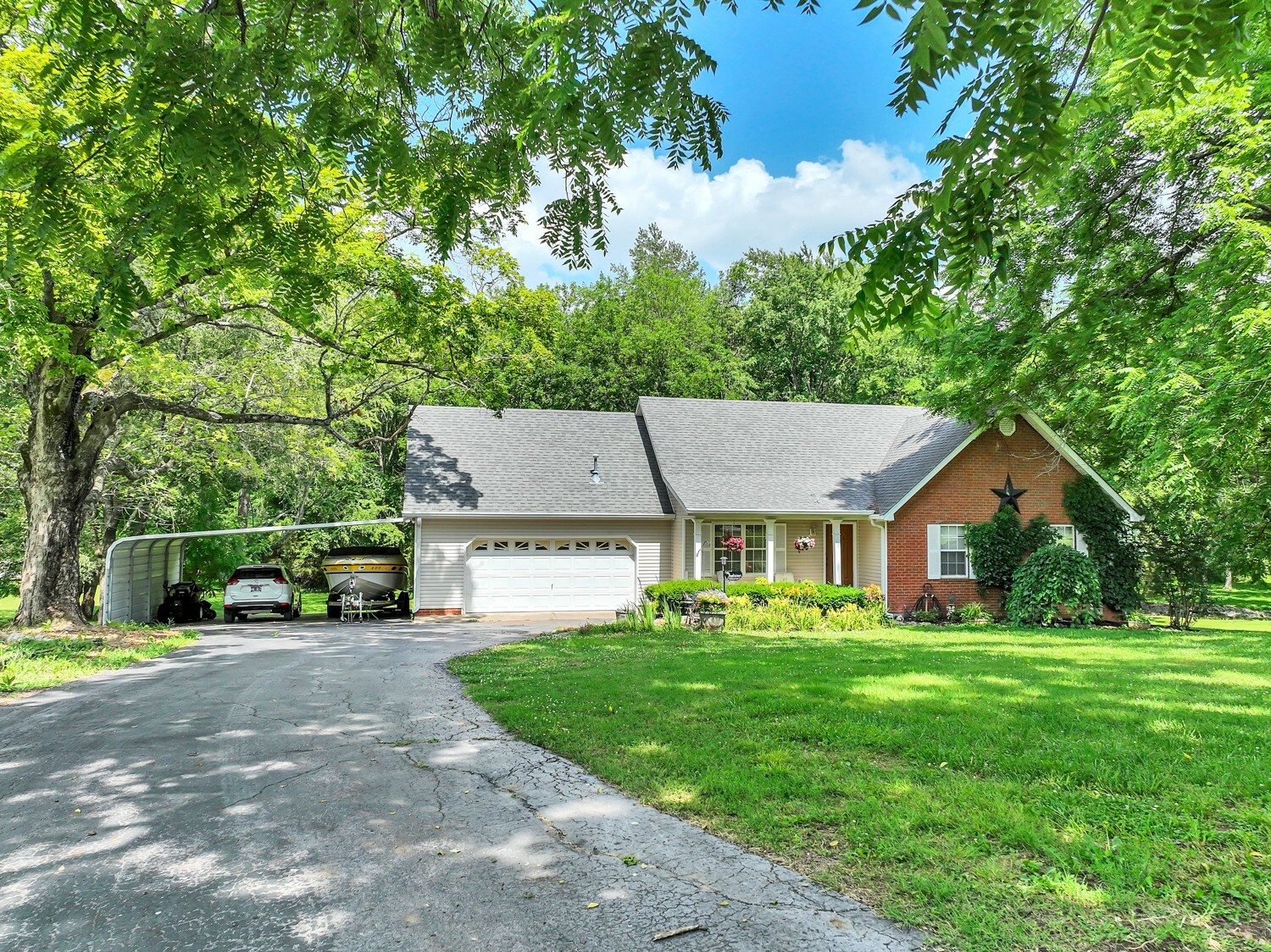 Property Photo:  209 Conhocken Ct  TN 37128 