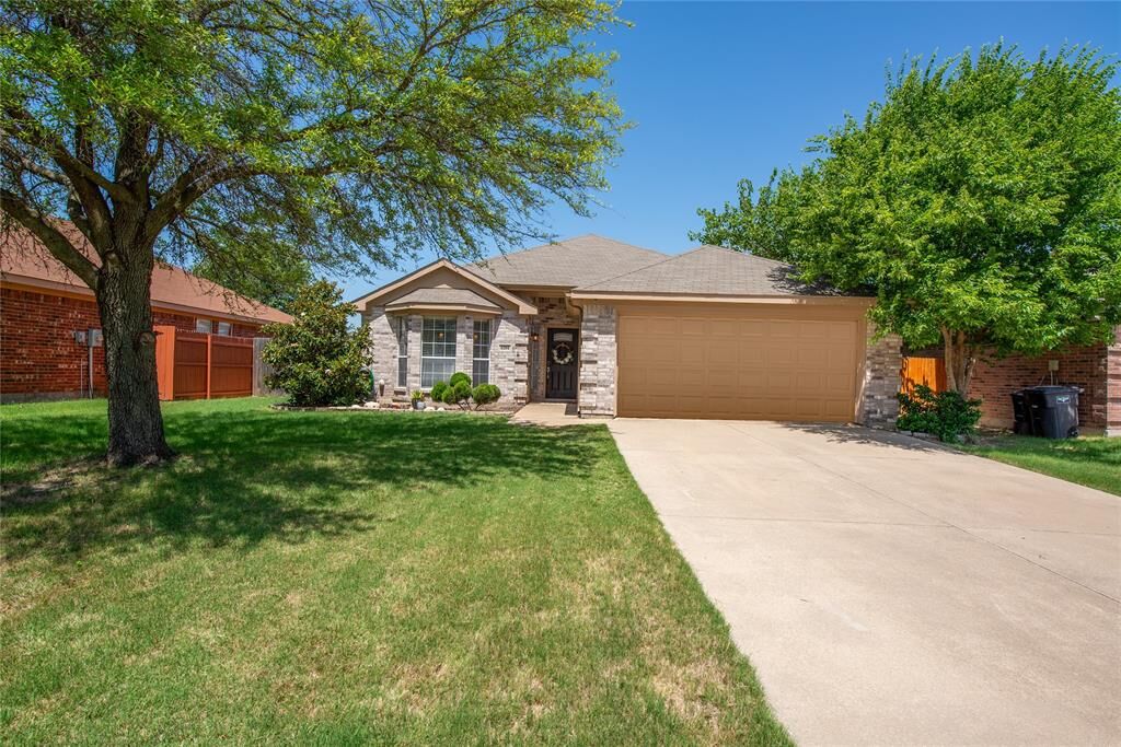 Property Photo:  6204 Stockton Drive  TX 76132 