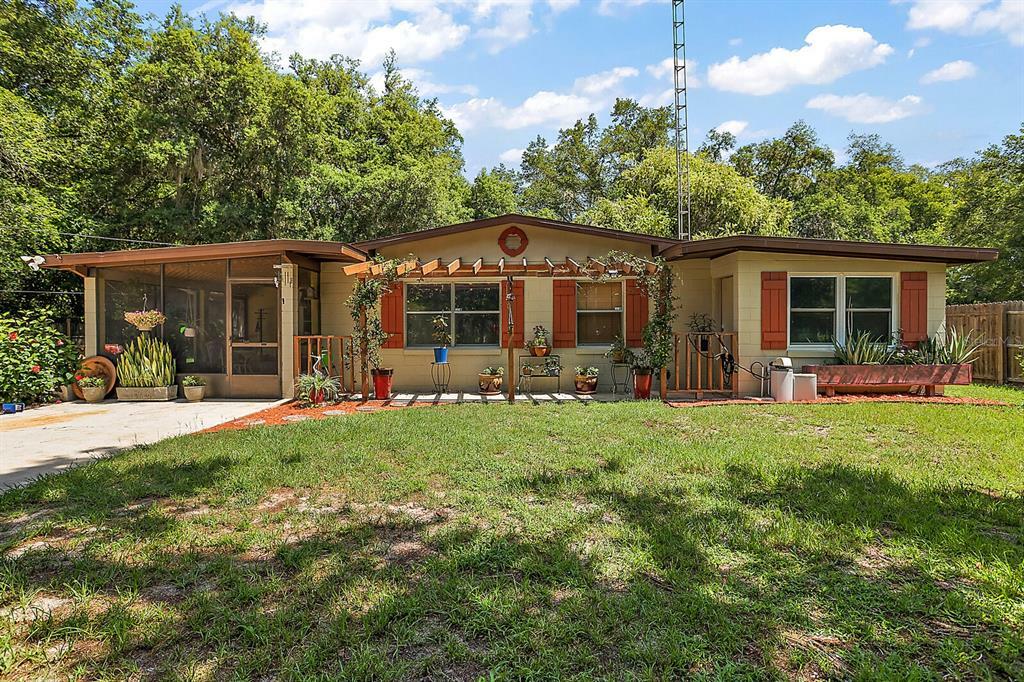 Property Photo:  4111 Lake Griffin Road  FL 32159 