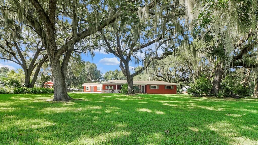 Property Photo: 2710 Westside Drive FL 34748