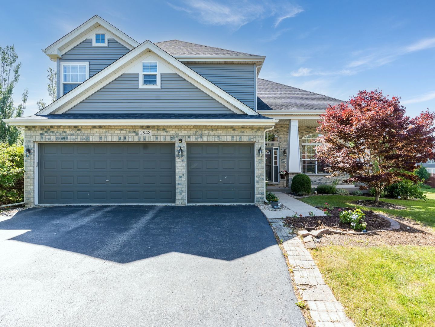 Property Photo:  2948 Red Barn Court  IL 60503 