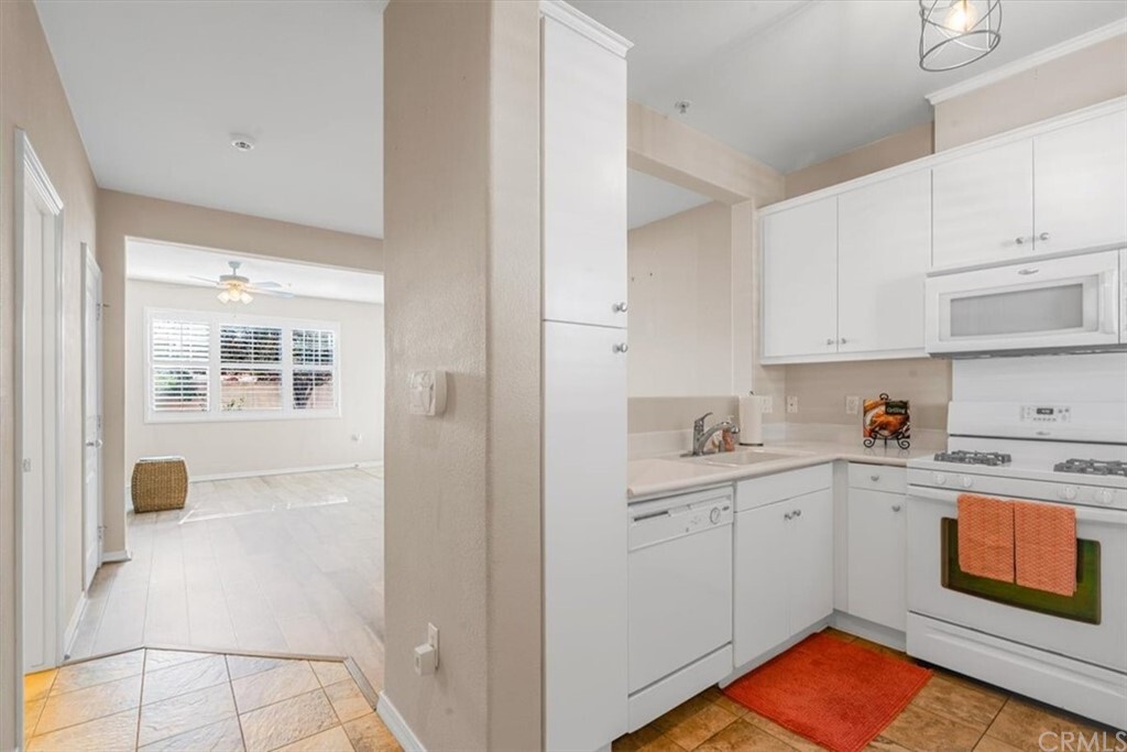 Property Photo:  9111 Arbol Del Rosal Way 178  CA 93422 