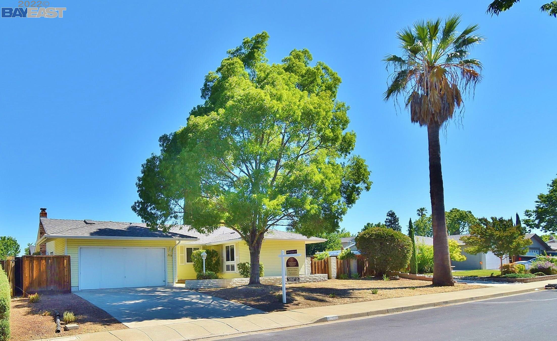 Property Photo:  352 Alice Way  CA 94550 