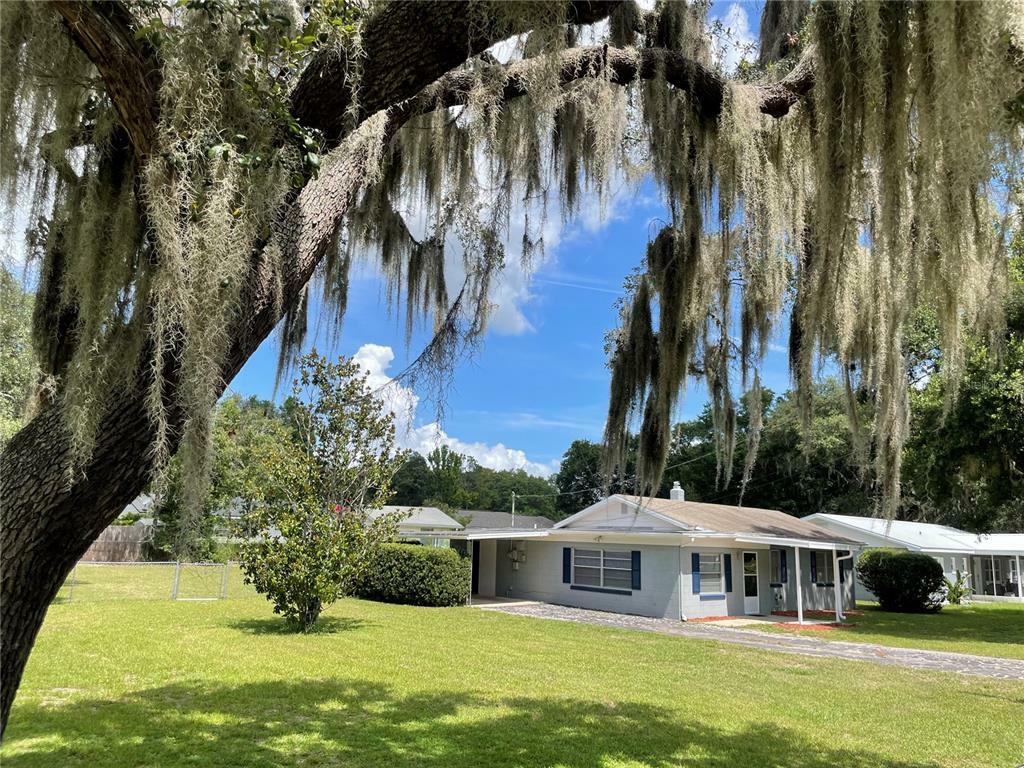 Property Photo:  326 Woodland Drive  FL 32726 