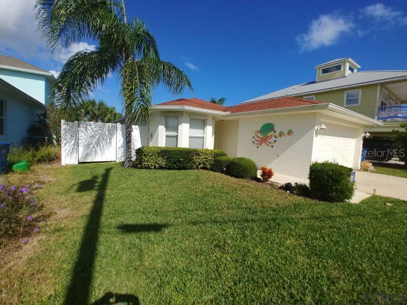 Property Photo: 137 Avalon Drive FL 32176
