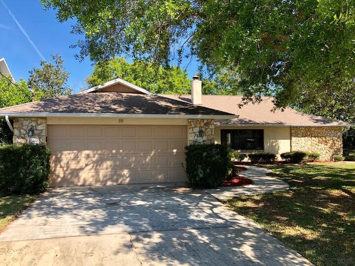 Property Photo:  19 Cedar Hollow Court  FL 32137 