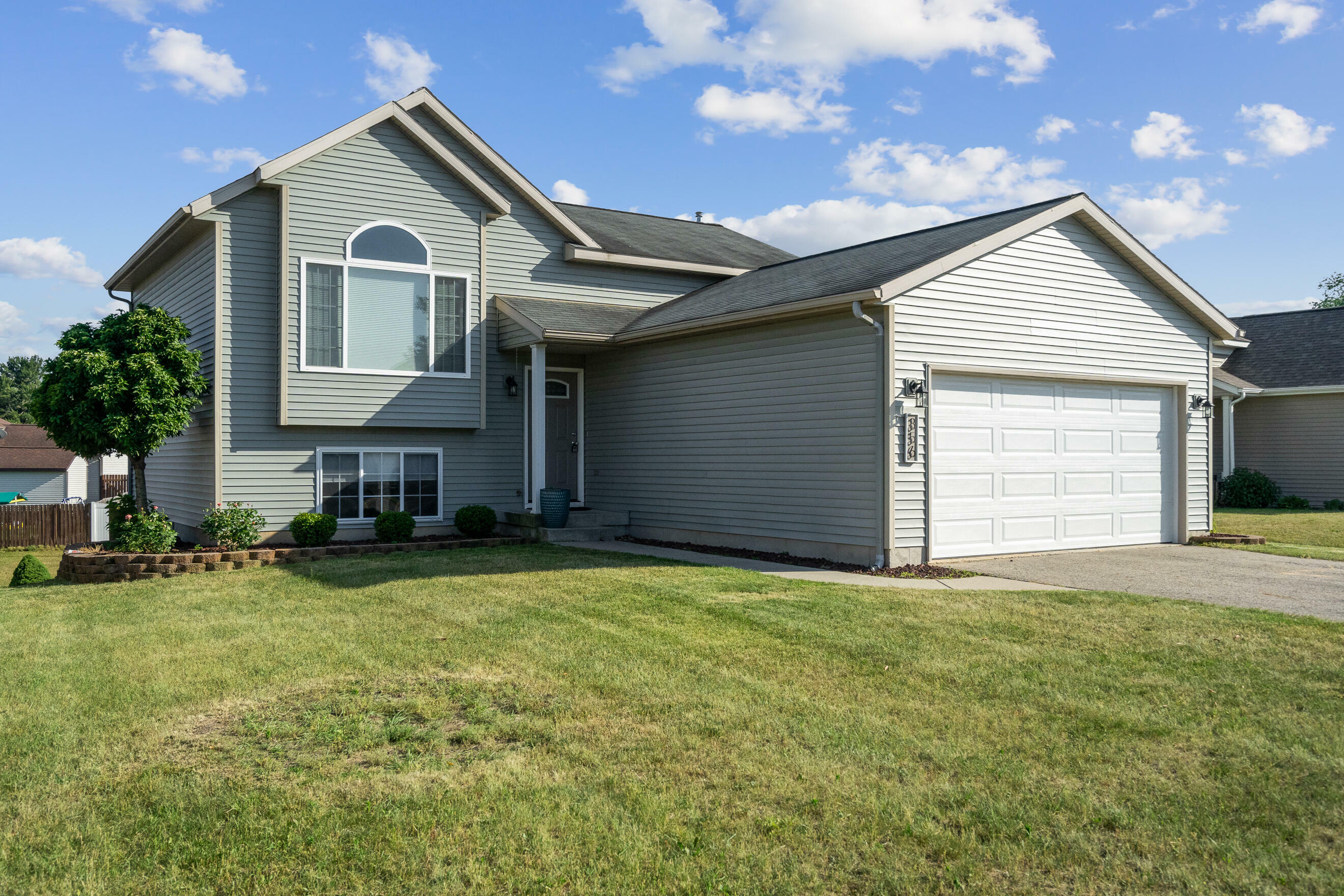 Property Photo:  356 Prairie Run Drive  MI 49319 