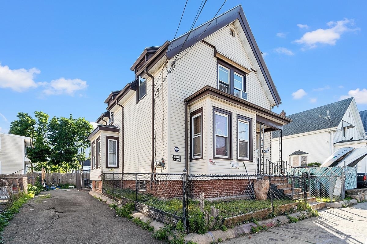 Property Photo: 8 Congress Street M054b260l029 MA 01904