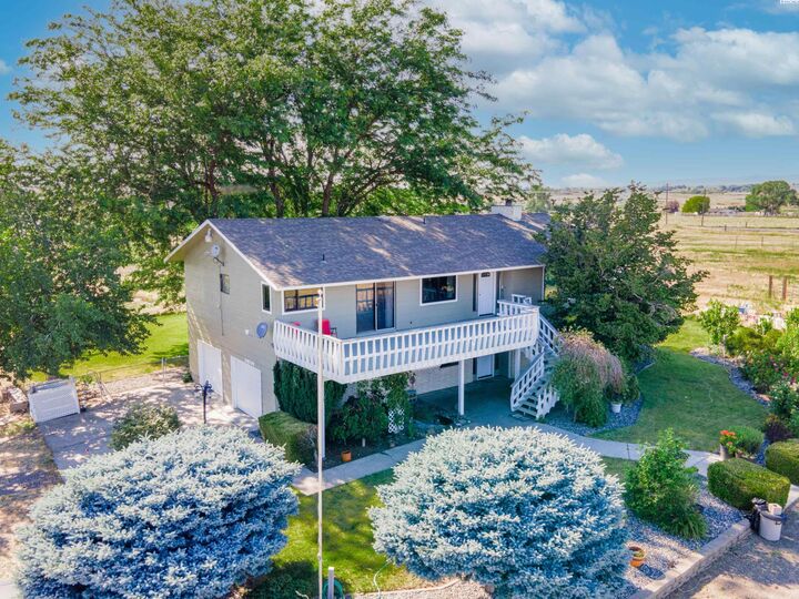 108709 W Old Inland Empire Highway  Prosser WA 99350 photo