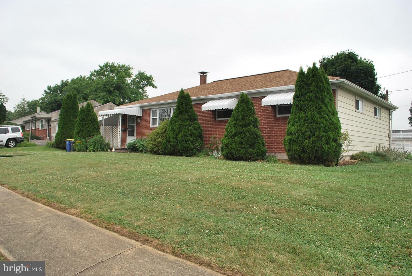 Property Photo:  20 Plainview Road  PA 17011 