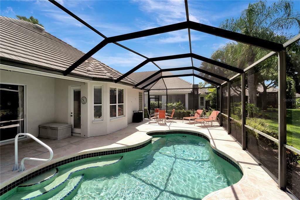 Property Photo: 7112 Sandhills Place FL 34202