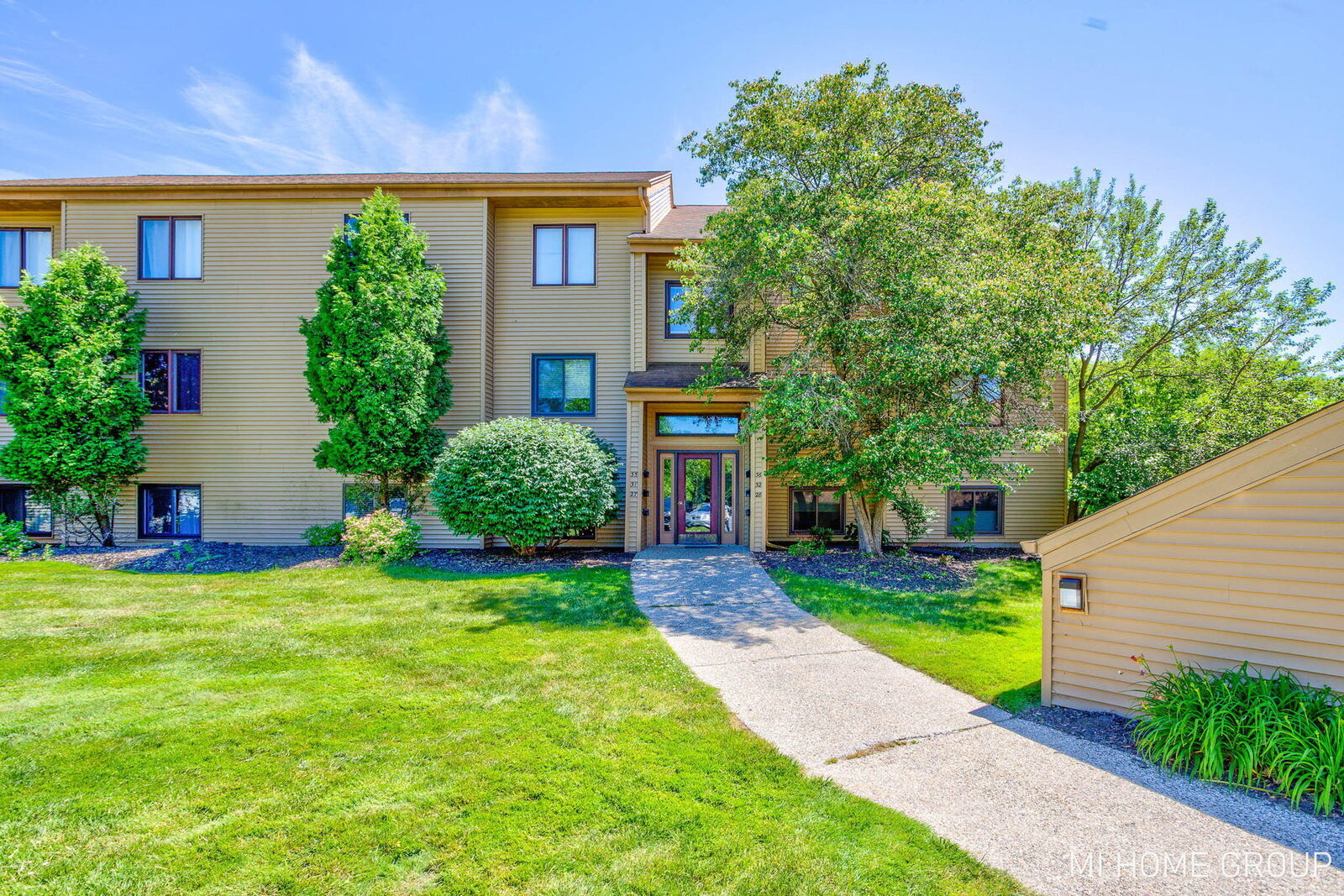 Property Photo:  300 Farington Boulevard  MI 49423 