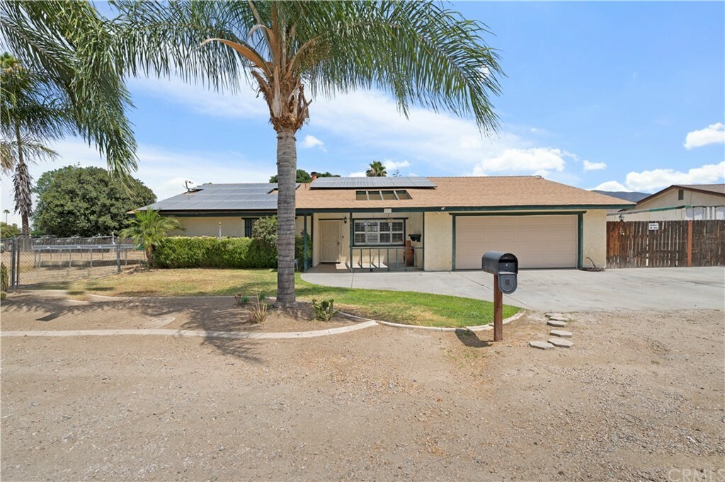 Property Photo:  601 E Evans Street  CA 92583 