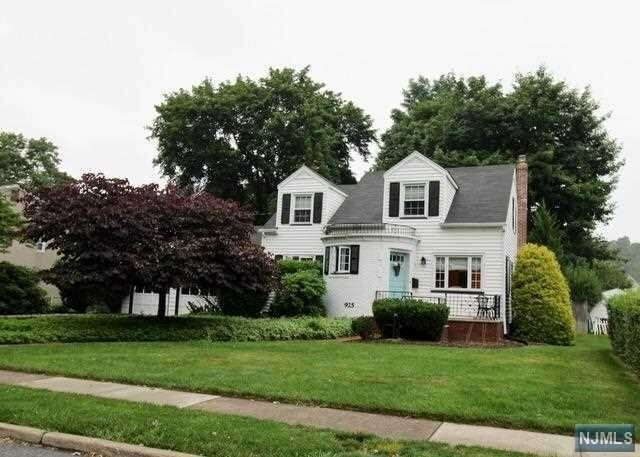 Property Photo:  925 Lincoln Avenue  NJ 07442 