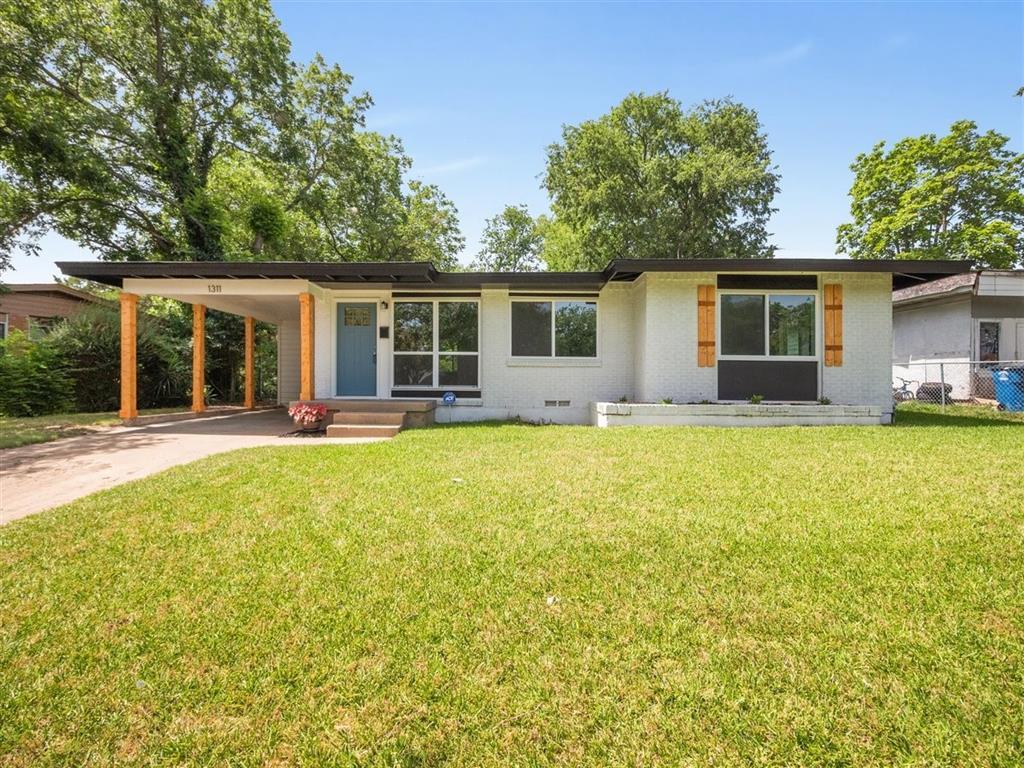 Property Photo: 1311 Montague Avenue TX 75216