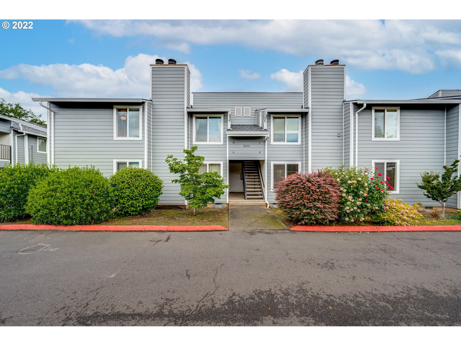 Property Photo: 5415 NE 34th St #H WA 98661