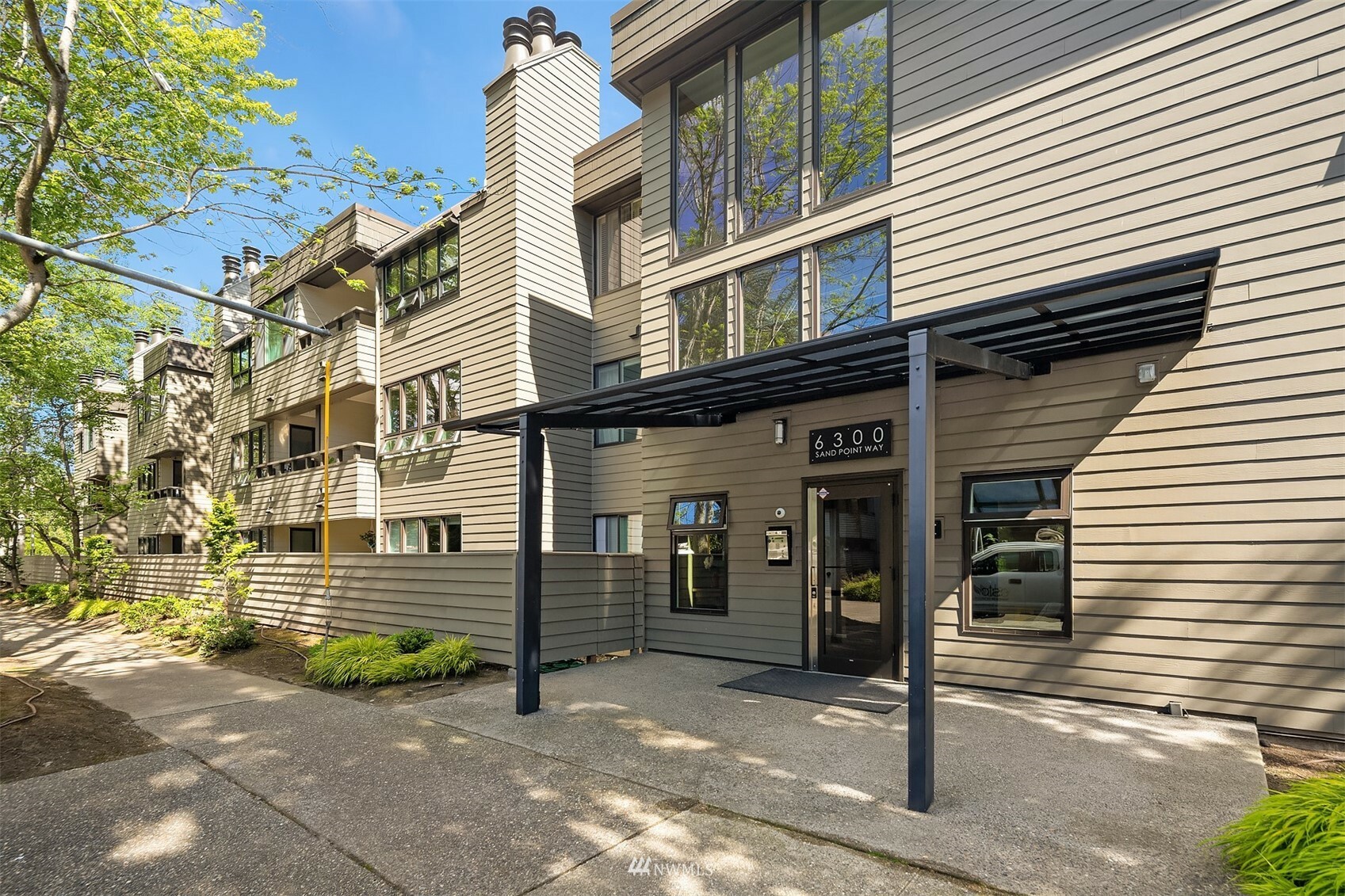 Property Photo:  6300 Sand Point Way NE 206  WA 98115 