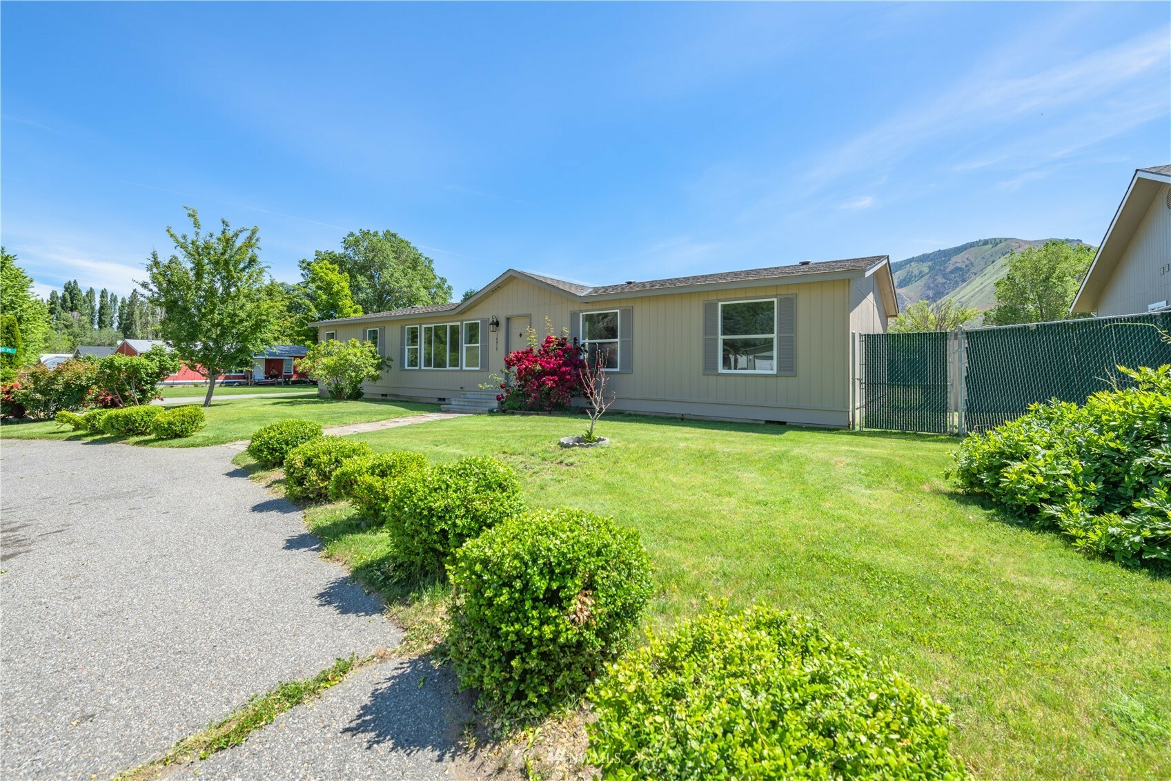 Property Photo:  14915  Golden Delicious Street  WA 98822 