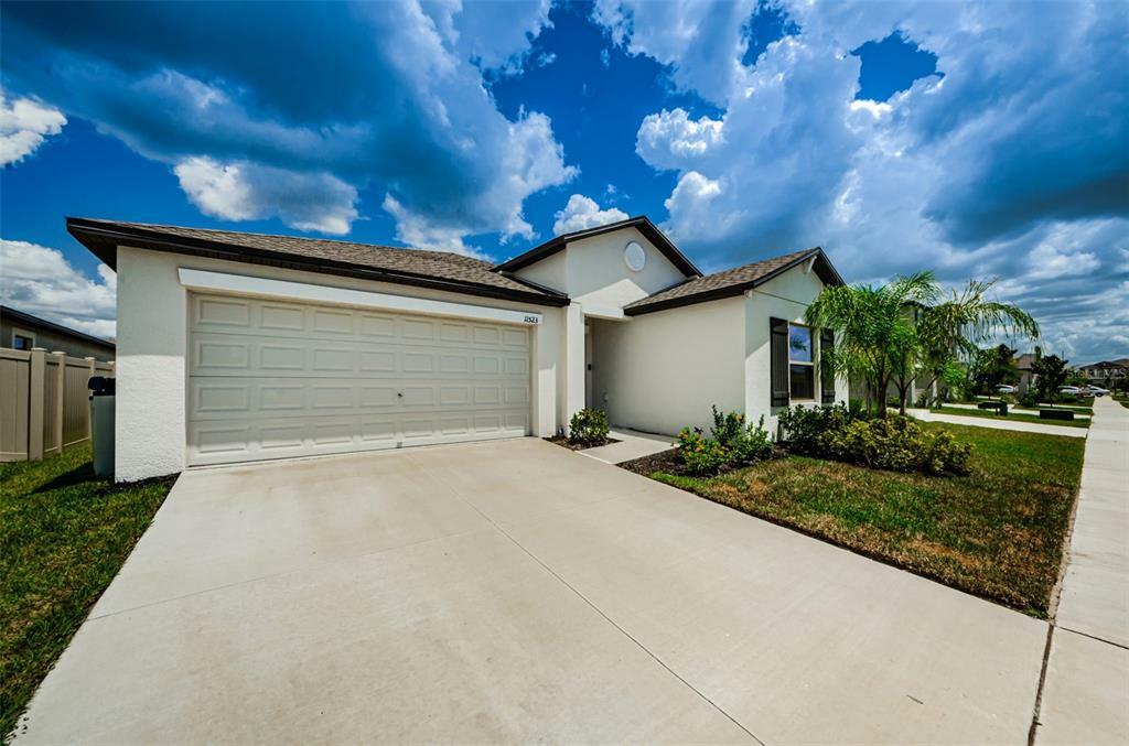 Property Photo: 11523 Sage Canyon Drive FL 33578