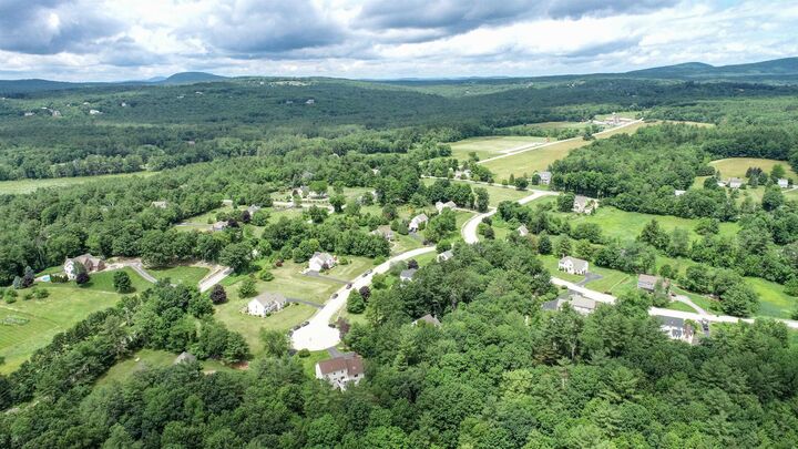 Property Photo: 14 Neighborhood Court NH 03110