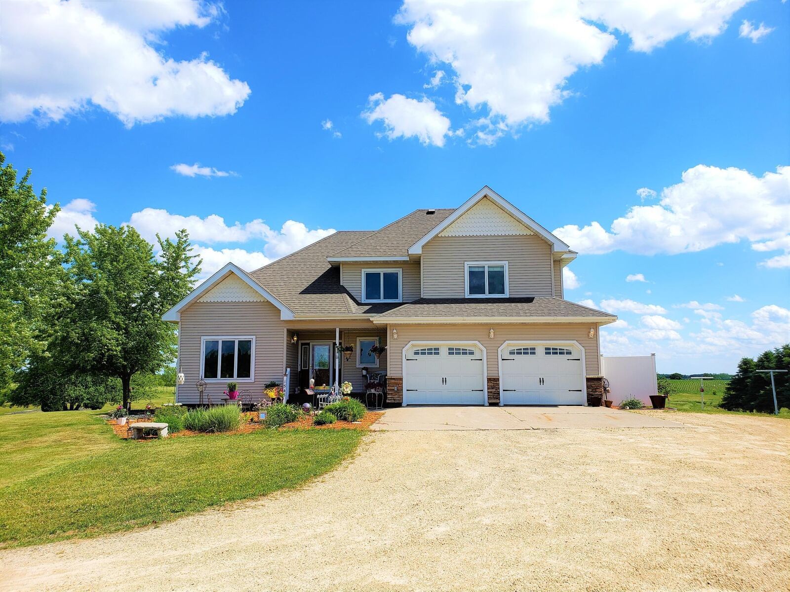 Property Photo: 1545 Highway 64 WI 54017
