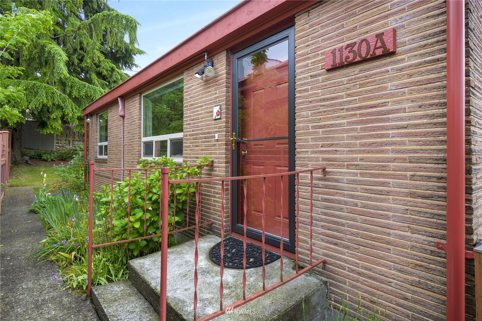 Property Photo:  1130 N 82nd Street  WA 98103 