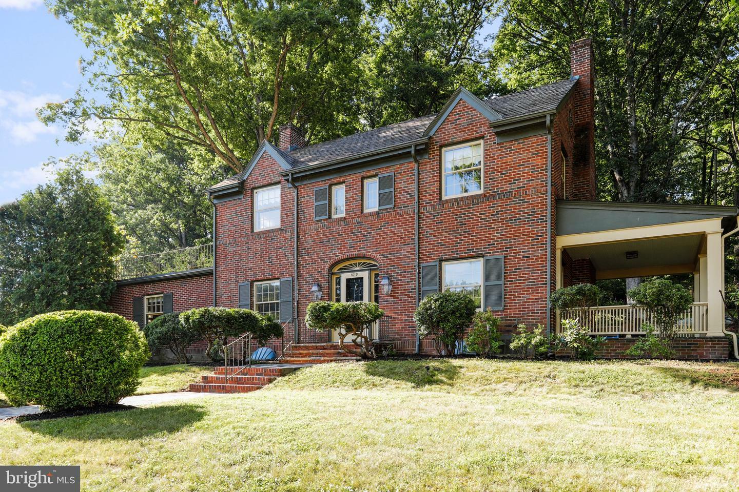 Property Photo:  1019 Oakmont Drive  VA 22630 