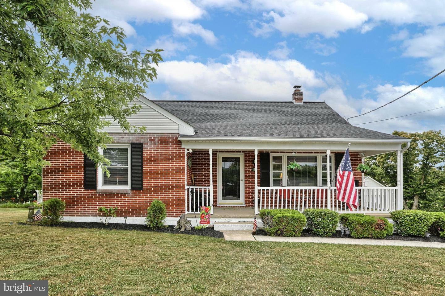 Property Photo:  10 Ridge Avenue  PA 17013 