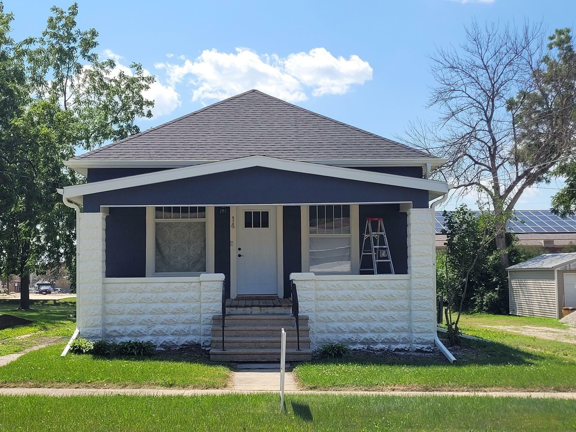 Property Photo:  14 3rd Ave NE  IA 50662 