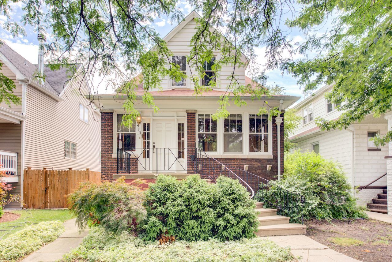 Property Photo: 4103 N Kenneth Avenue IL 60641