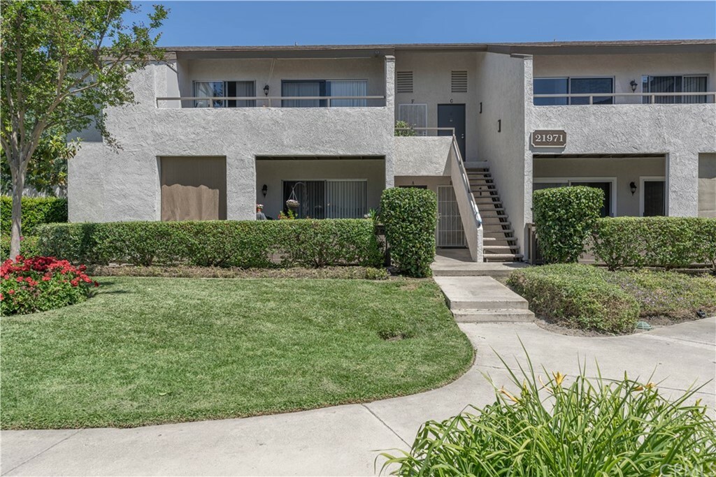 Property Photo:  21971 Rimhurst Drive 170  CA 92630 