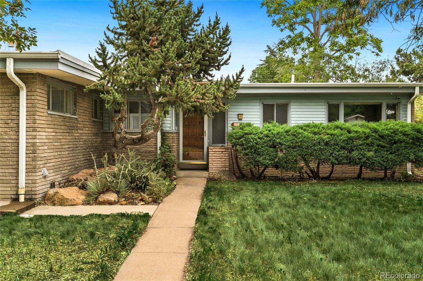 Property Photo:  5942 S Fairfield Way  CO 80120 