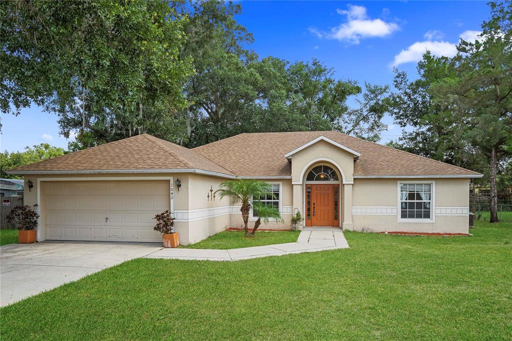 Property Photo: 1042 Falcon Street FL 32725