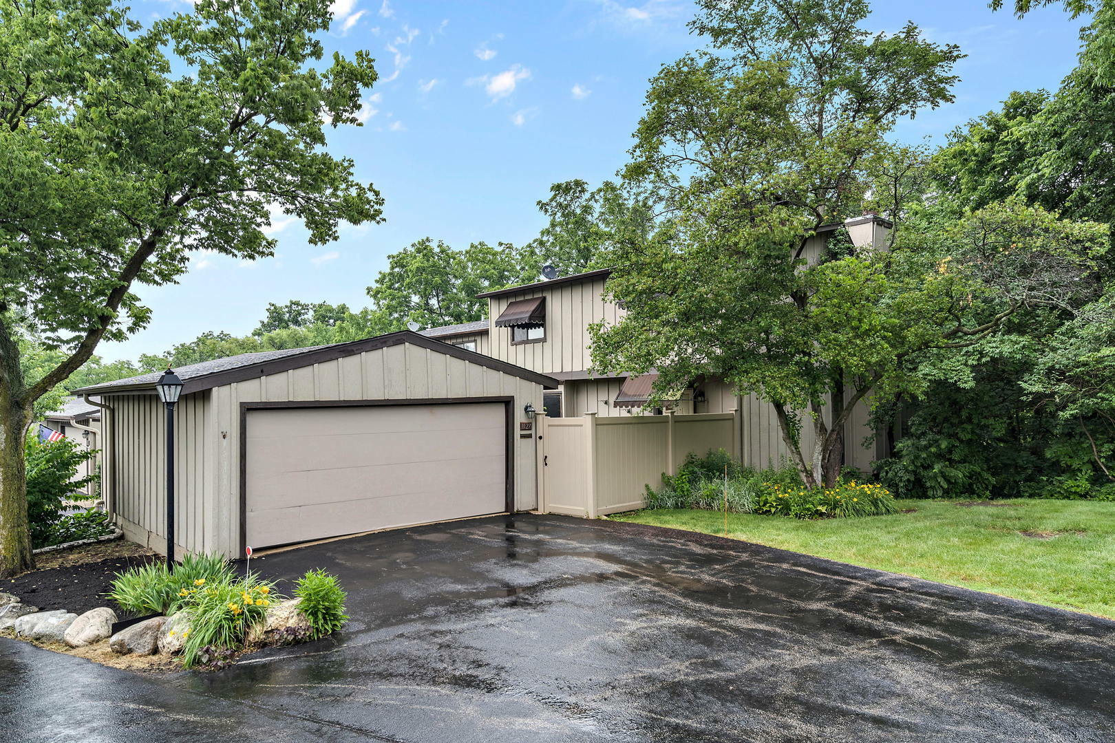 Property Photo:  1127 Florimond Drive  IL 60123 