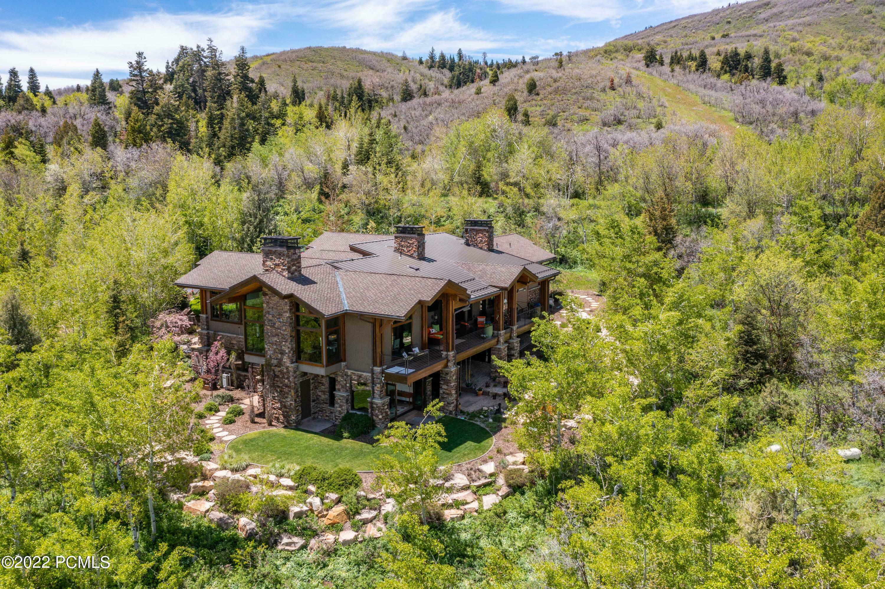 Property Photo: 8707 Parleys Lane UT 84098