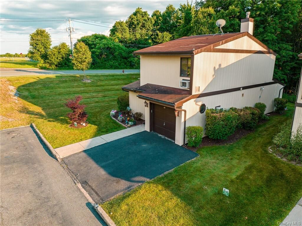 Property Photo:  8 Allan Park Mews  NY 10940 