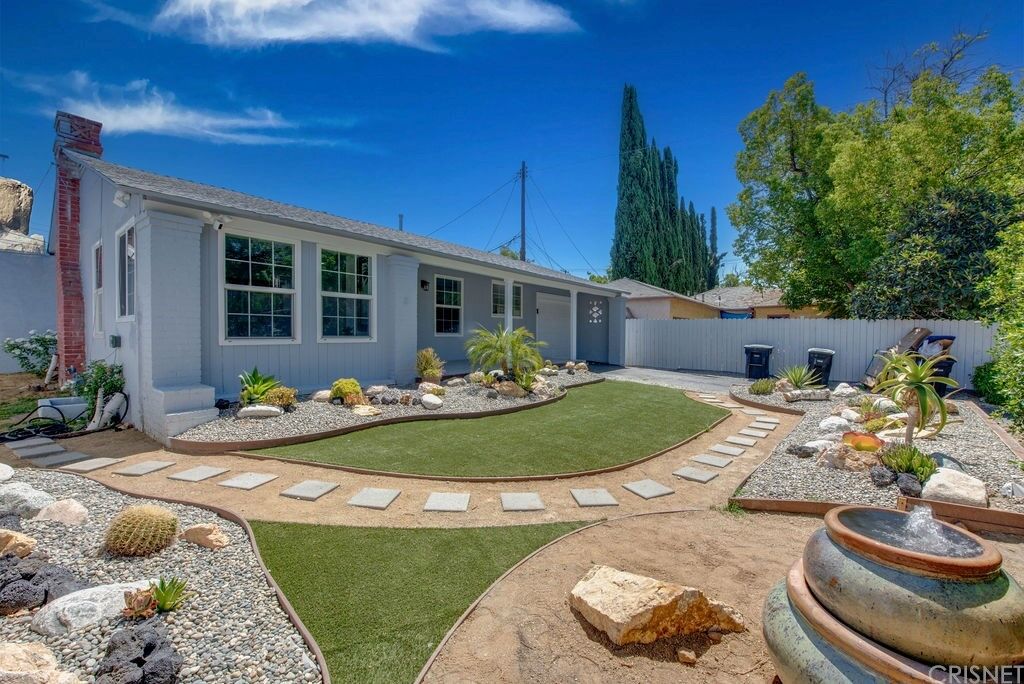 Property Photo: 118 S Virginia Avenue CA 91506