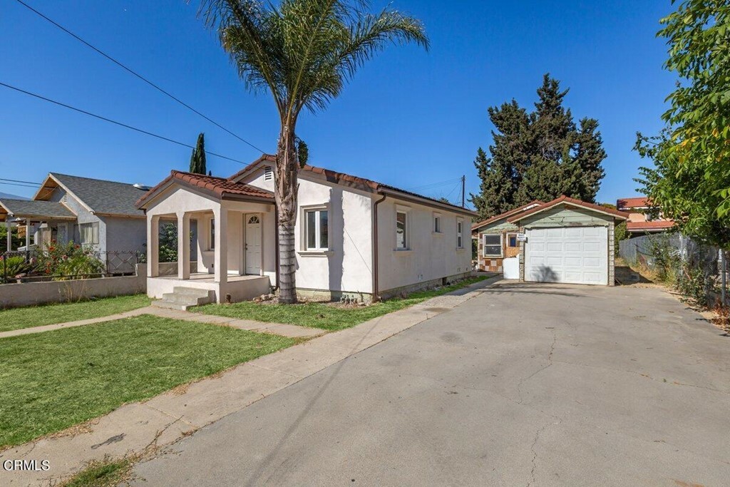 Property Photo:  229 S Olive Street  CA 93060 