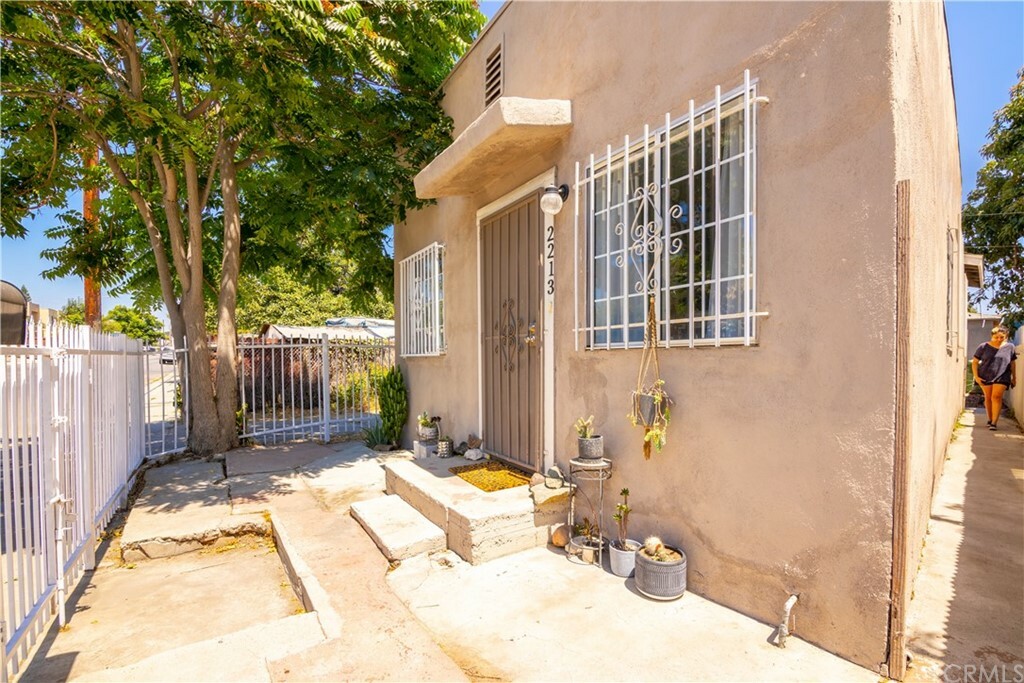 Property Photo:  2213 Santa Ana N N  CA 90059 