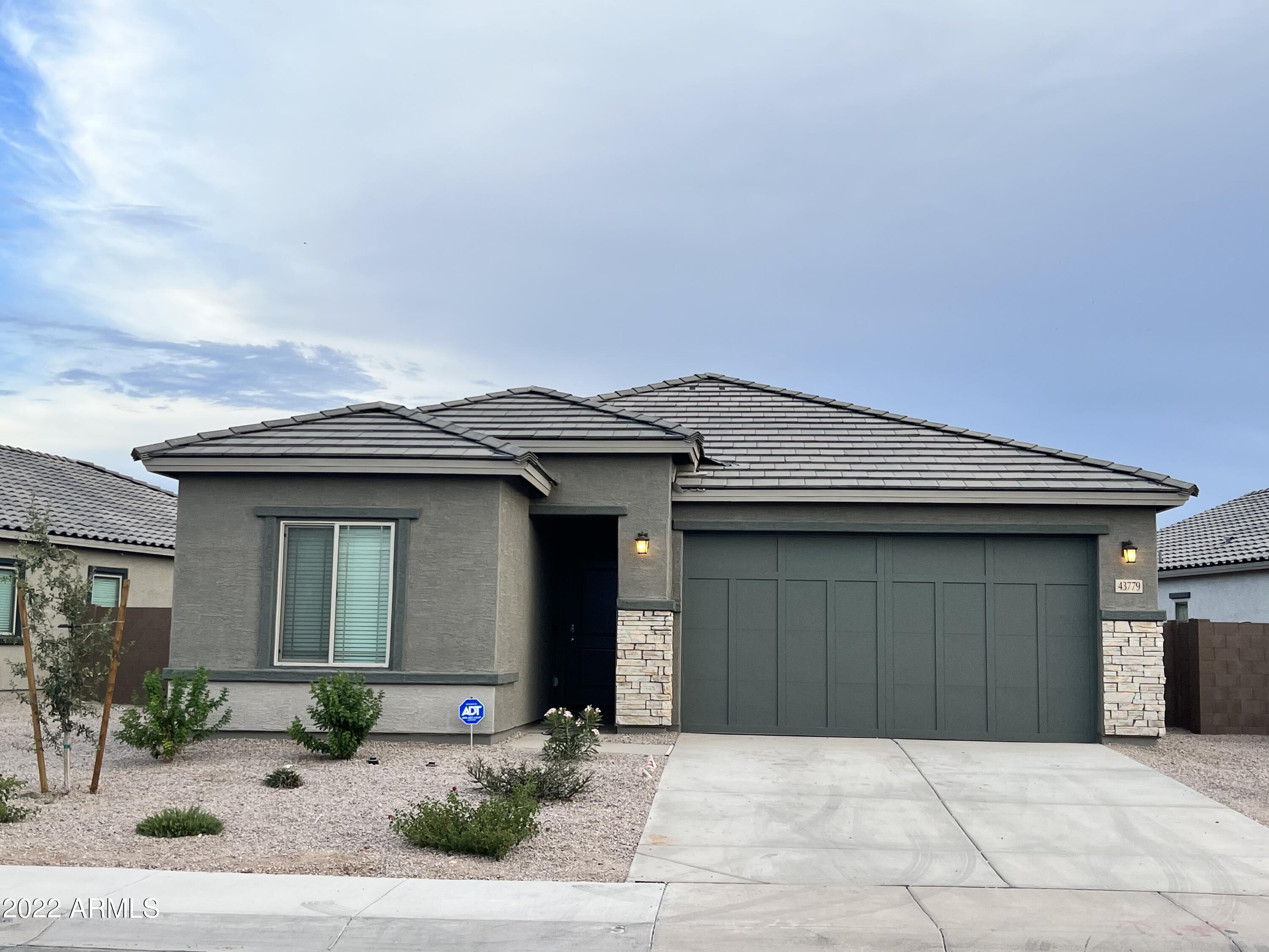 Property Photo: 43779 W Buckhorn Trail AZ 85138