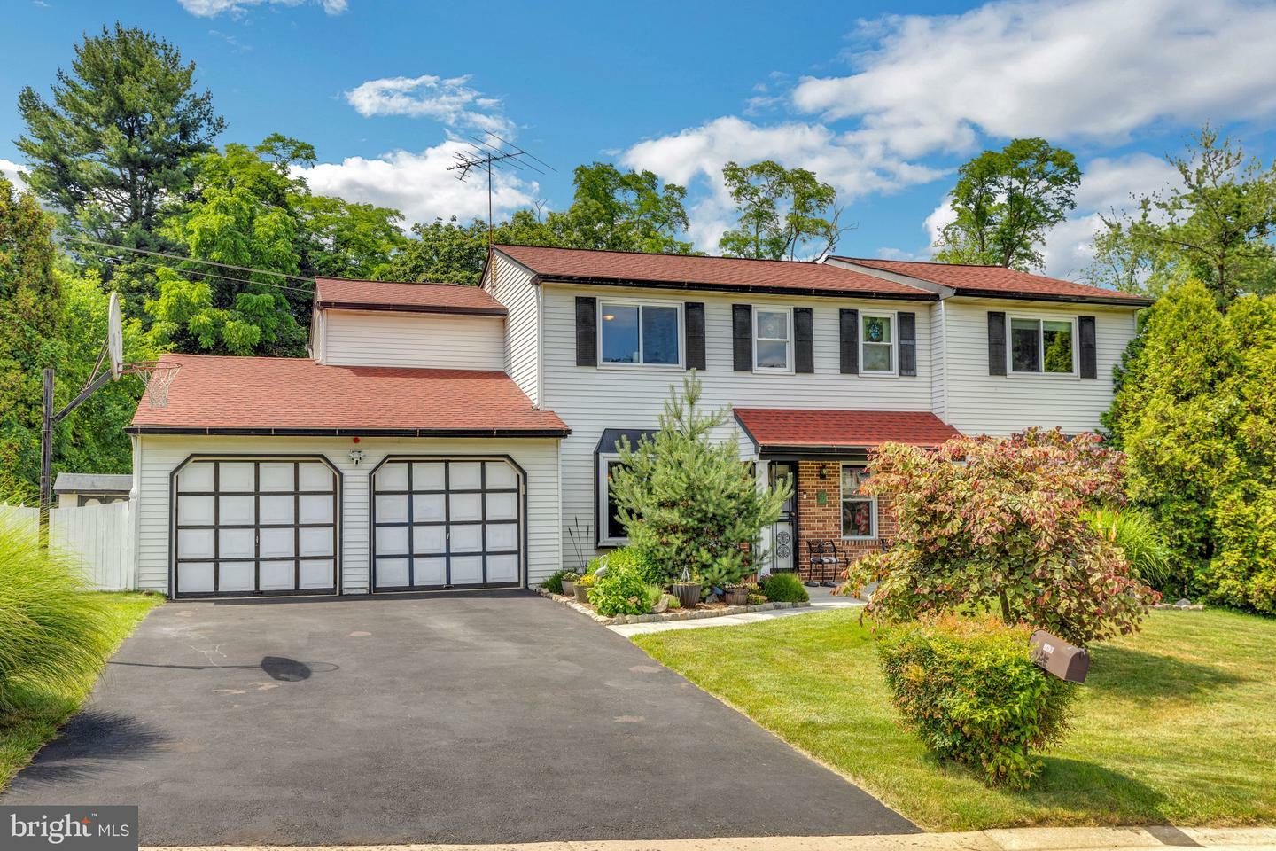 Property Photo:  7810 Caversham Road  PA 19027 