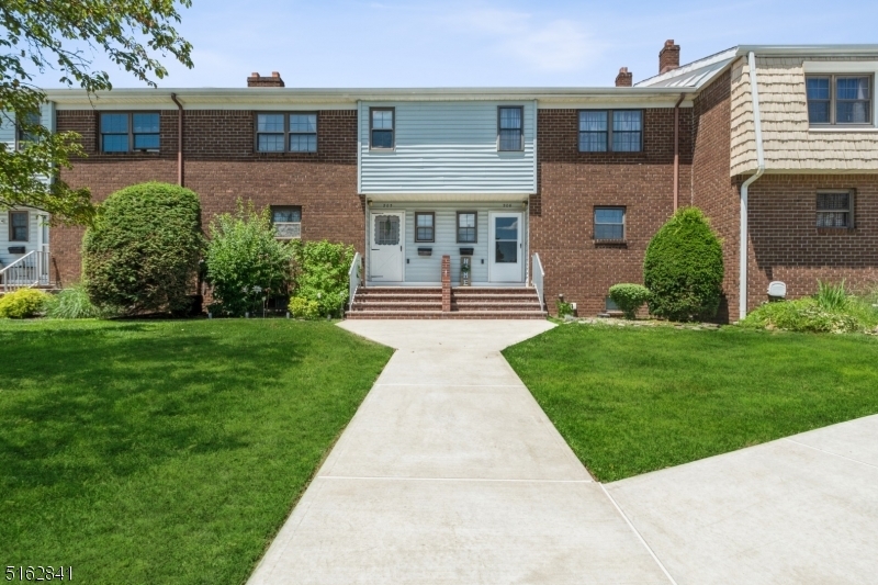 Property Photo:  206 Windsor Ct  NJ 08844 