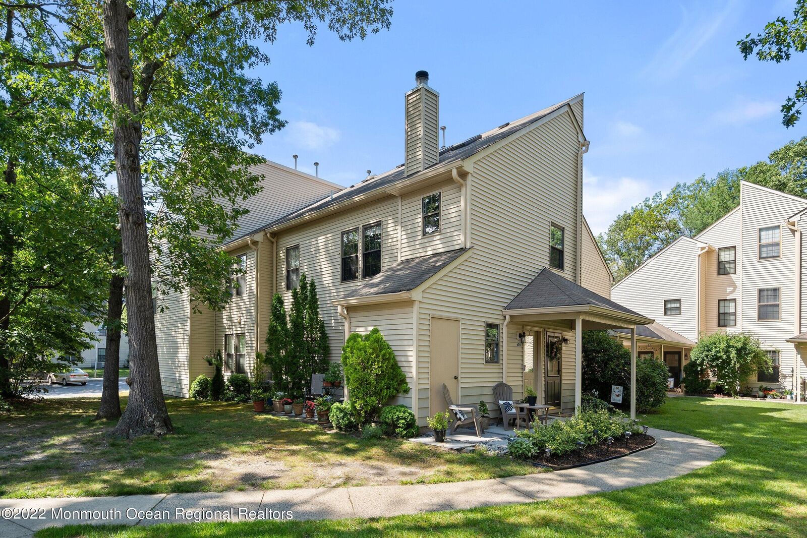 Property Photo:  609 Sequoia Court  NJ 08527 