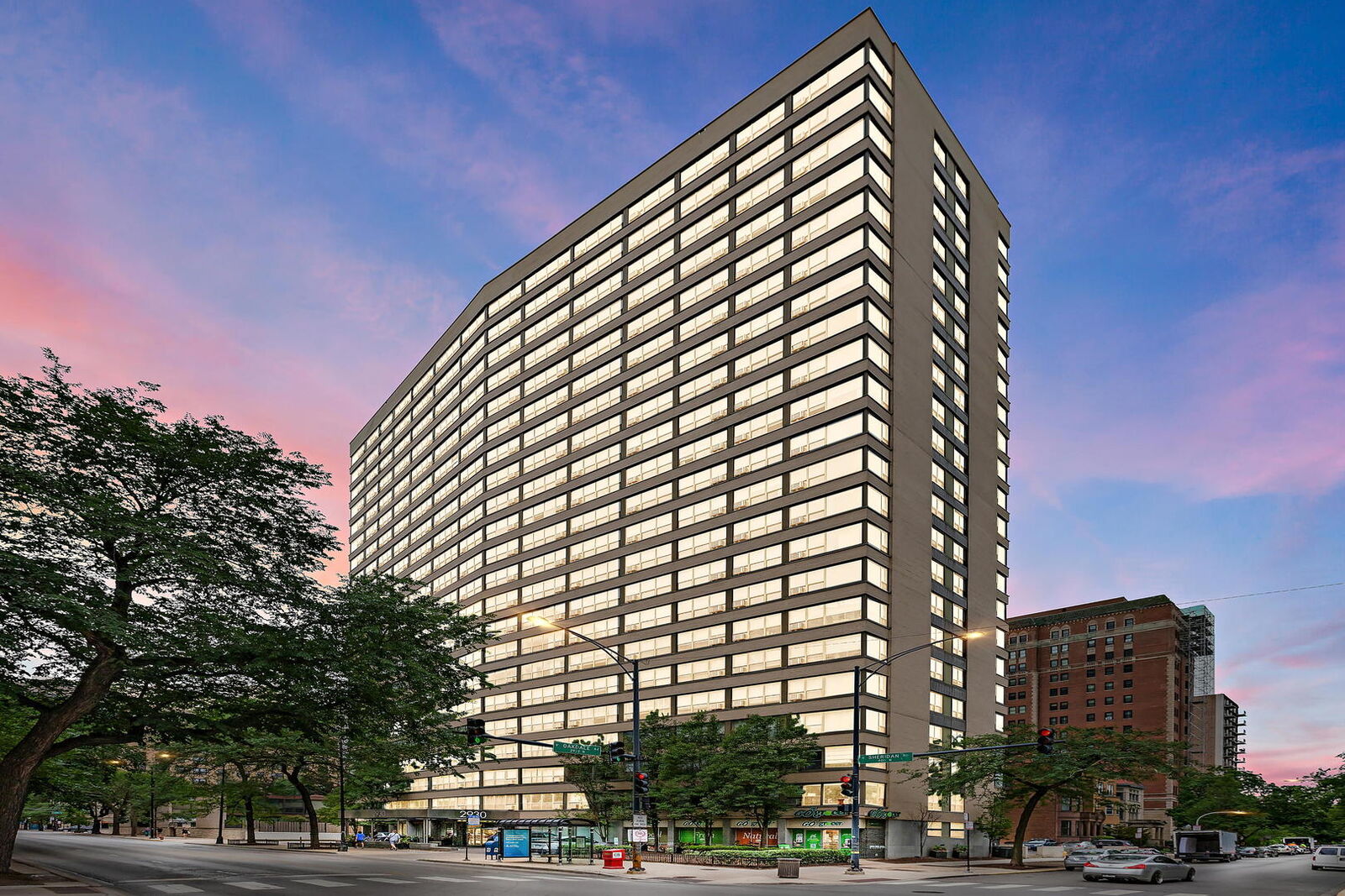 Property Photo: 2930 N Sheridan Road 1412 IL 60657