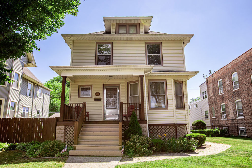 Property Photo:  528 Thomas Avenue  IL 60130 